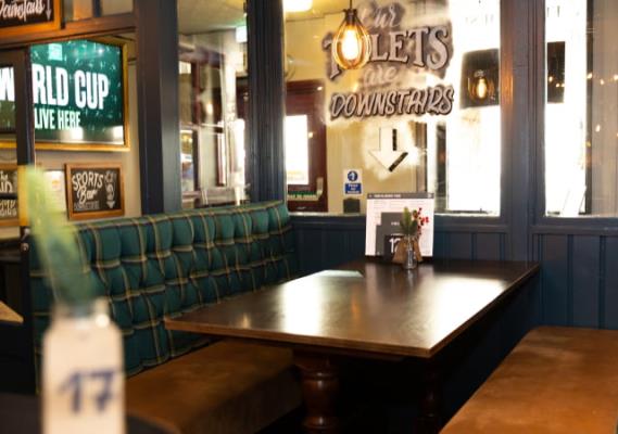 Pubs near Leicester Square serving food | The Coach House Piccadilly